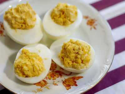 Jajka faszerowane musztardą i majonezem