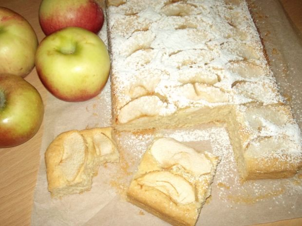 Smaczny przepis na: proste ciasto z jabłkami. gotujmy.pl