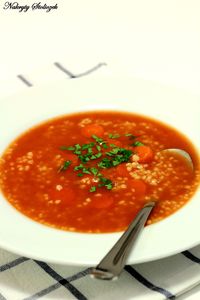 Zupa pomidorowa z kaszą jęczmienną