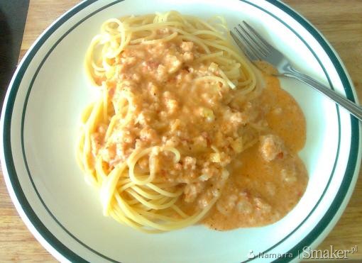 Spaghetti z pesto i krabem