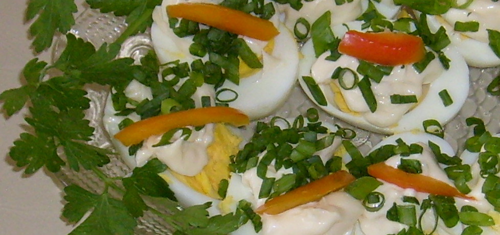 Jajka w majonezie z papryką i szczypiorkiem (autor ...