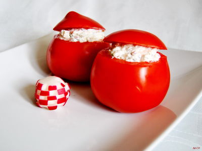 Pomidory nadziewane serem feta