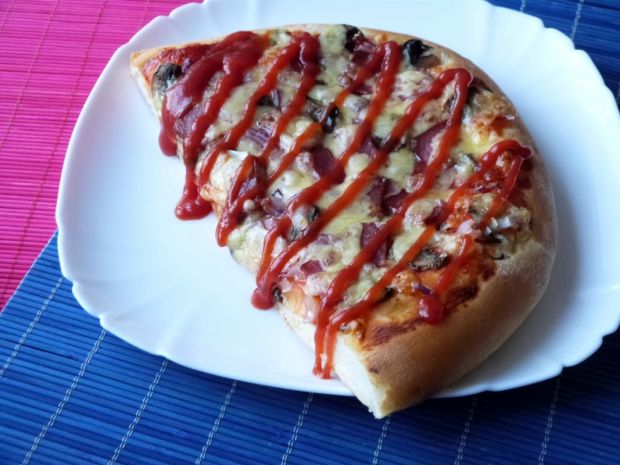 Przepis  pizza z suszoną cebulą przepis