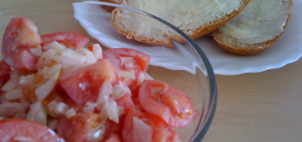 Śniadaniowa sałatka pomidorowa (autor: rjustysia)