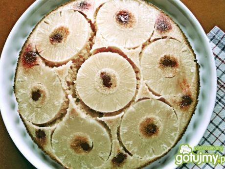 Przepis na odwrócone ciasto ananasowe