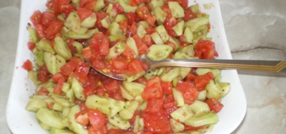 Surówka z pomidorów i ogórków (autor: ilka86)