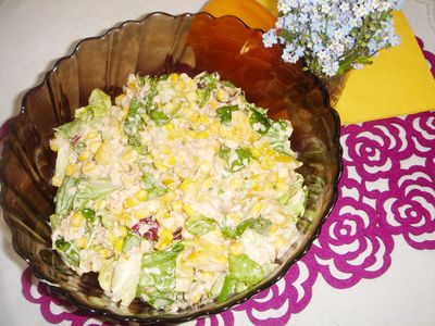 Mix sałat z tuńczykiem i warzywami