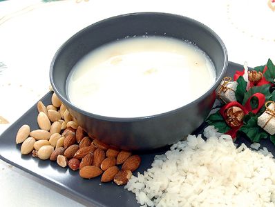 Staropolska zupa migdałowa