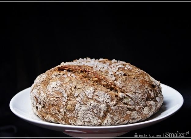 Domowy chleb pszenno-żytni