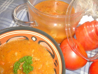 Pikantny pomidorowy gulasz z łopatki
