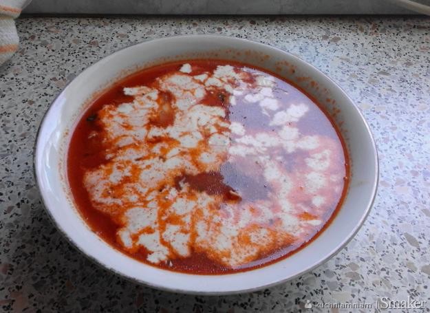Zupa pomidorowa ze smażonych pomidorów.