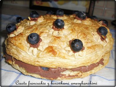 Ciasto francuskie z borówkami amerykańskimi