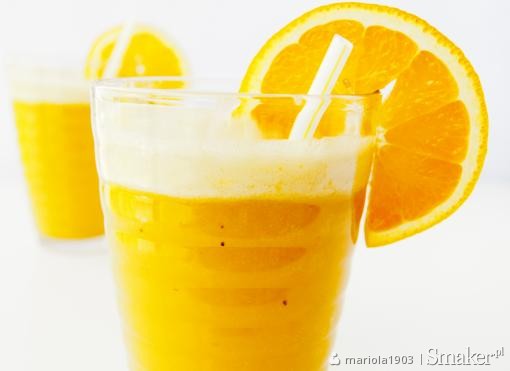 Smoothie pomarańczowo-bananowy