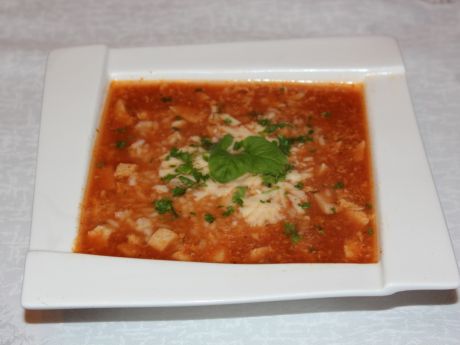 Przepis  zupa z pomidorami i mięsem mielonym przepis
