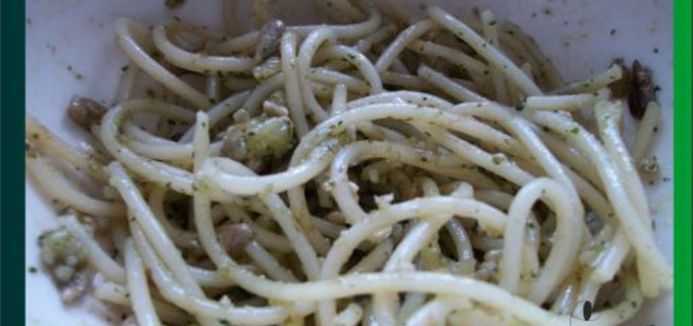 Spaghetti z domowym pesto bazyliowo