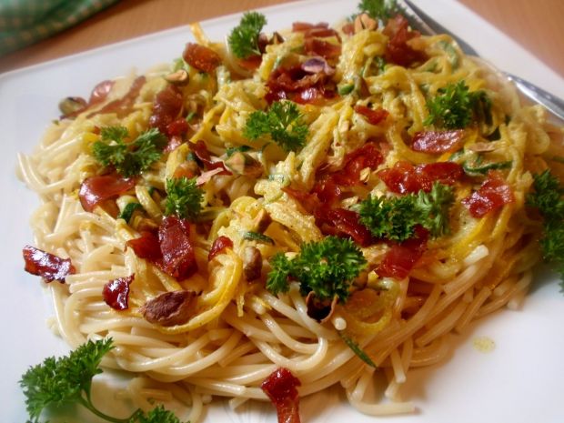Przepis  spaghetti z cukinią żółtą i zieloną przepis
