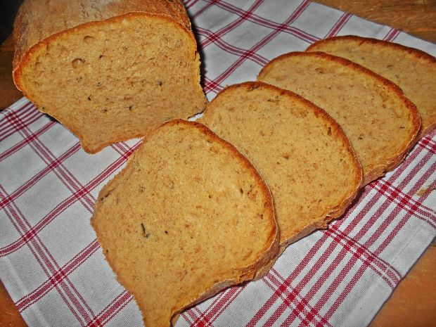 Przepis  chleb z pieczoną papryką i cukinią przepis