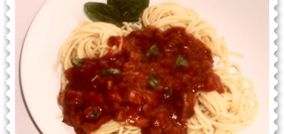 Spaghetti w sosie pomidorowo