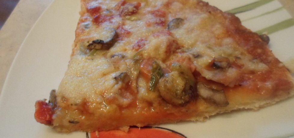 Pizza z porem i papryczkami chili (autor: polly66)