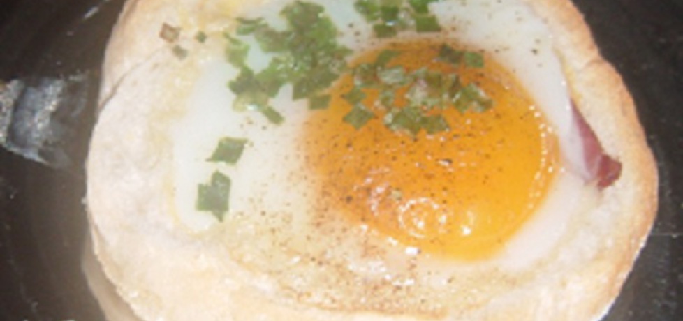 Jajko zapiekane w bułce (autor: hanna5)