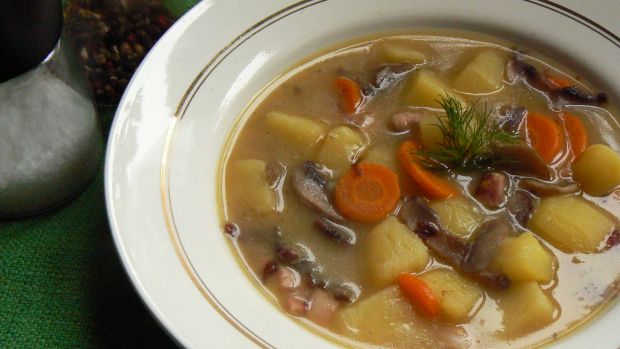 Przepis  zupa z ziemniakami i pieczarkami przepis