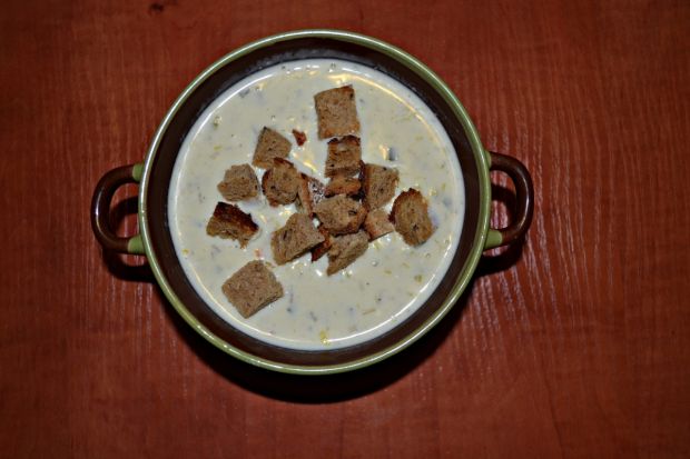 Przepis  zupa porowo-serowa z grzankami przepis