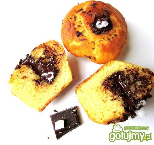 Przepis  muffinki z dodatkiem słonej czekolady przepis