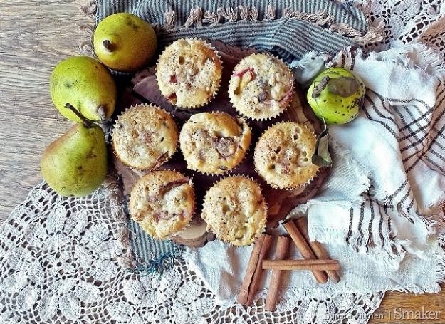 Korzenne muffinki z owocami