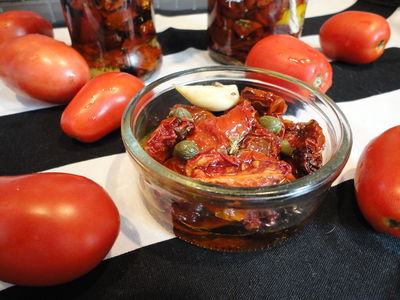 Pomodori secchi con aglio e capperi czyli suszone pomidory ...
