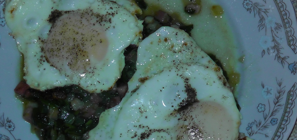 Jajka posadzone na szpinaku (autor: asiczekz)