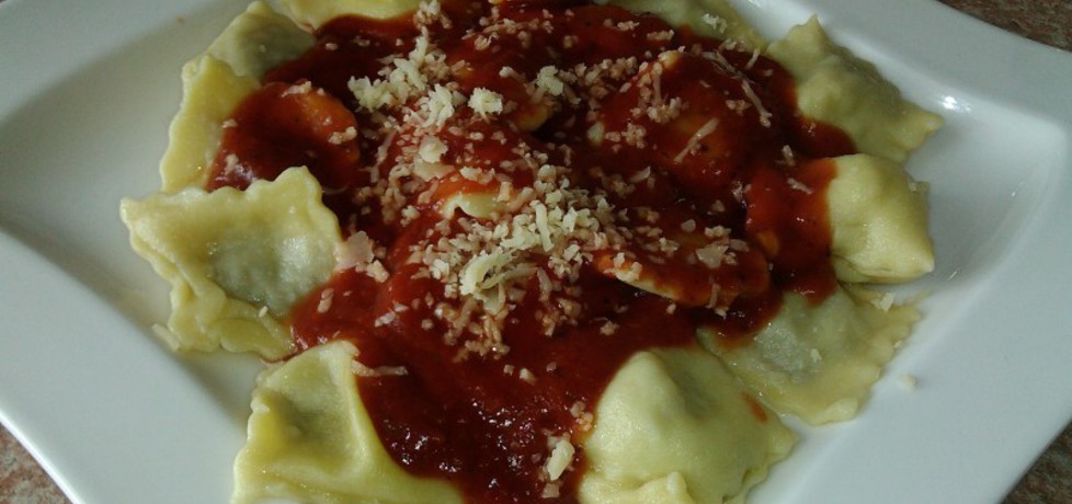 Agnolotti z mięsem w sosie pomidorowym (autor: konczi ...