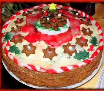 Tort makowy świąteczny z kremem piernikowym