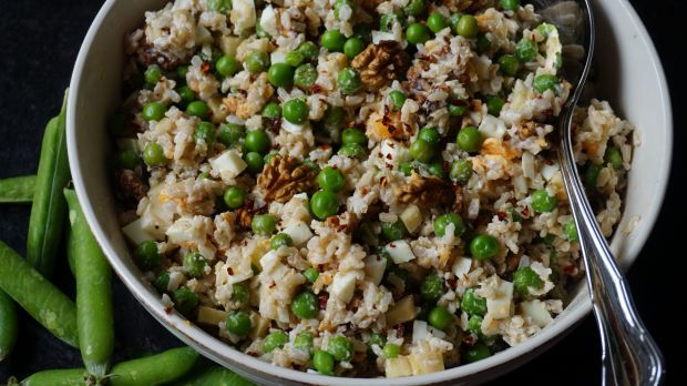 Przepis  sałatka z groszkiem i ryżem przepis