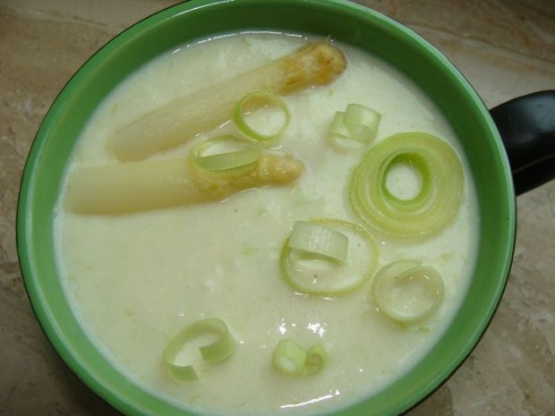 Przepis  zupa krem ze szparagów i pora przepis