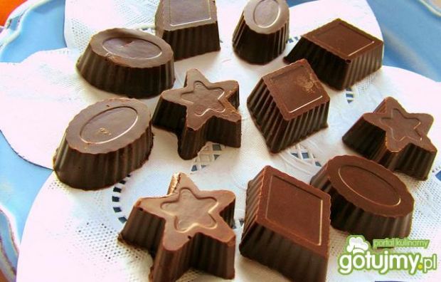 Przepis  czekoladki z porzeczkowym nadzieniem przepis