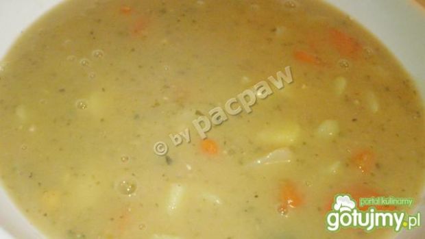 Przepis  zupa grochowa na wywarze z golonki przepis