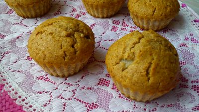 Pełnoziarniste muffinki z gruszkami