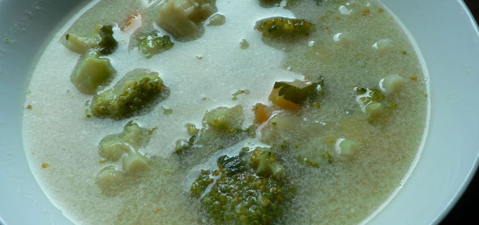 Zupa brokułowa z ziemniaczkami (autor: goofy9)