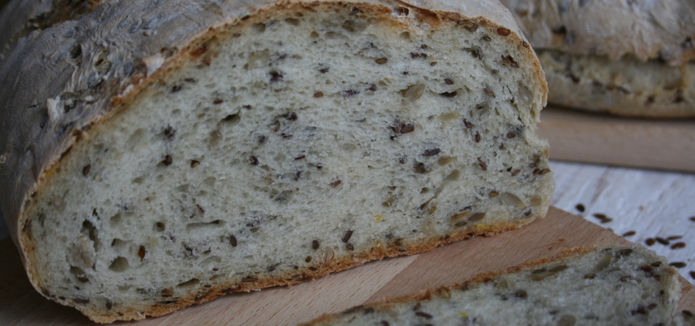 Chleb z ziarnami na zakwasie (autor: skotka)
