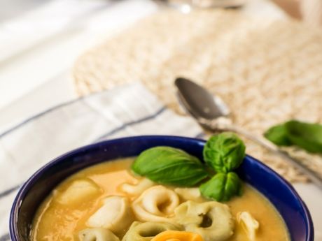 Przepis  warzywna zupa-krem z tortellini przepis