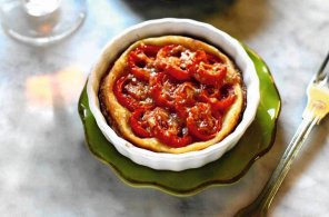 Tartaletki z pomidorami i musztardą dijon (tartelette aux tomates et ...