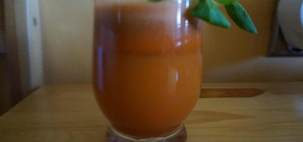 Świeżo wyciskany sok z marchewki, pietruszki i jabłka (autor: kikiriki ...