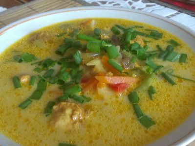 Aromatyczna zupa tajska