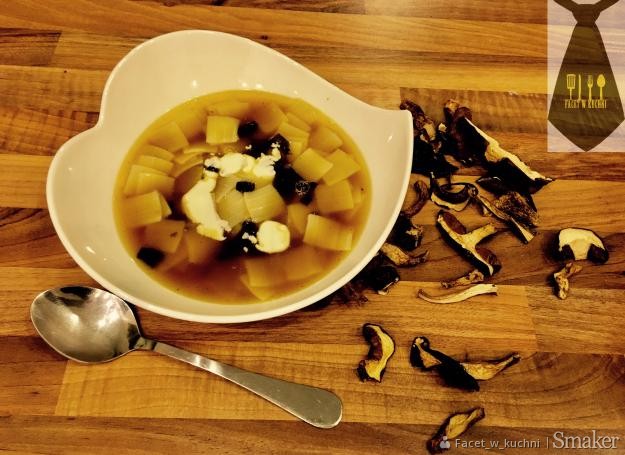 Dania wigilijne – tradycyjna zupa grzybowa