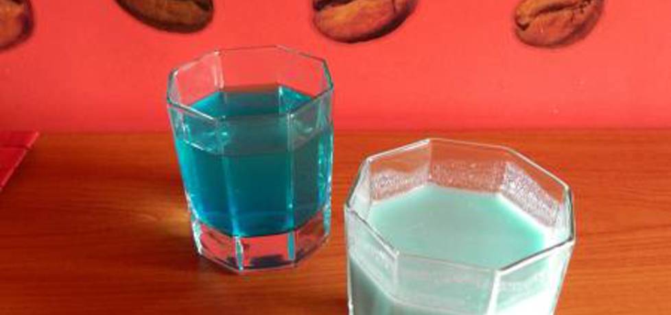 Dwa drinki na bazie blue curacao. (autor: nogawkuchni ...