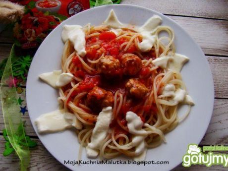 Przepis  spaghetti z klopsikami i mozzarellą przepis