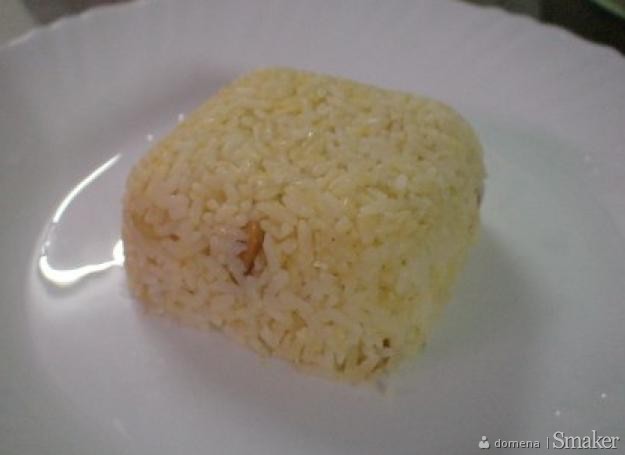 Złoty czosnek smażony z ryżem