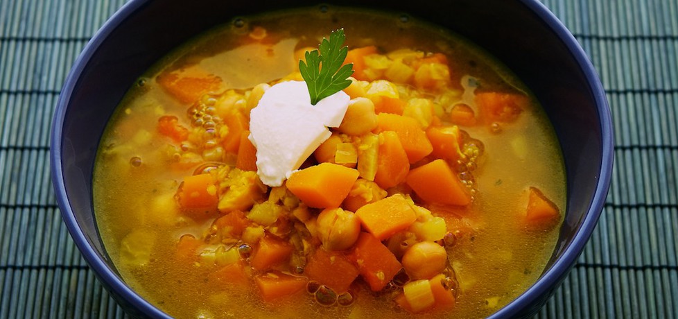 Zupa curry z dynią i ciecierzycą (autor: emeslive)