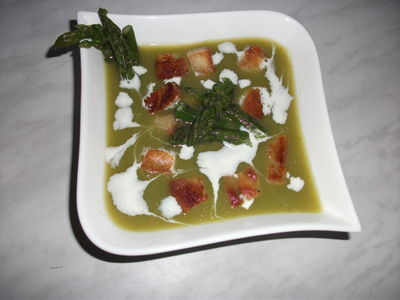 Zupa z zielonych szparag
