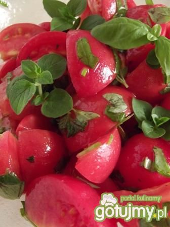 Przepis  sałatka z pomidorów, bazylii i oregan przepis